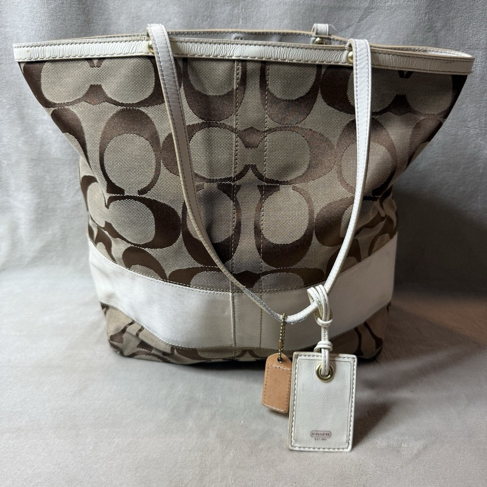 Coach Tote Bag Beige White Signature 10125 Beautiful Canvas with Keychains - Picture 1 of 9